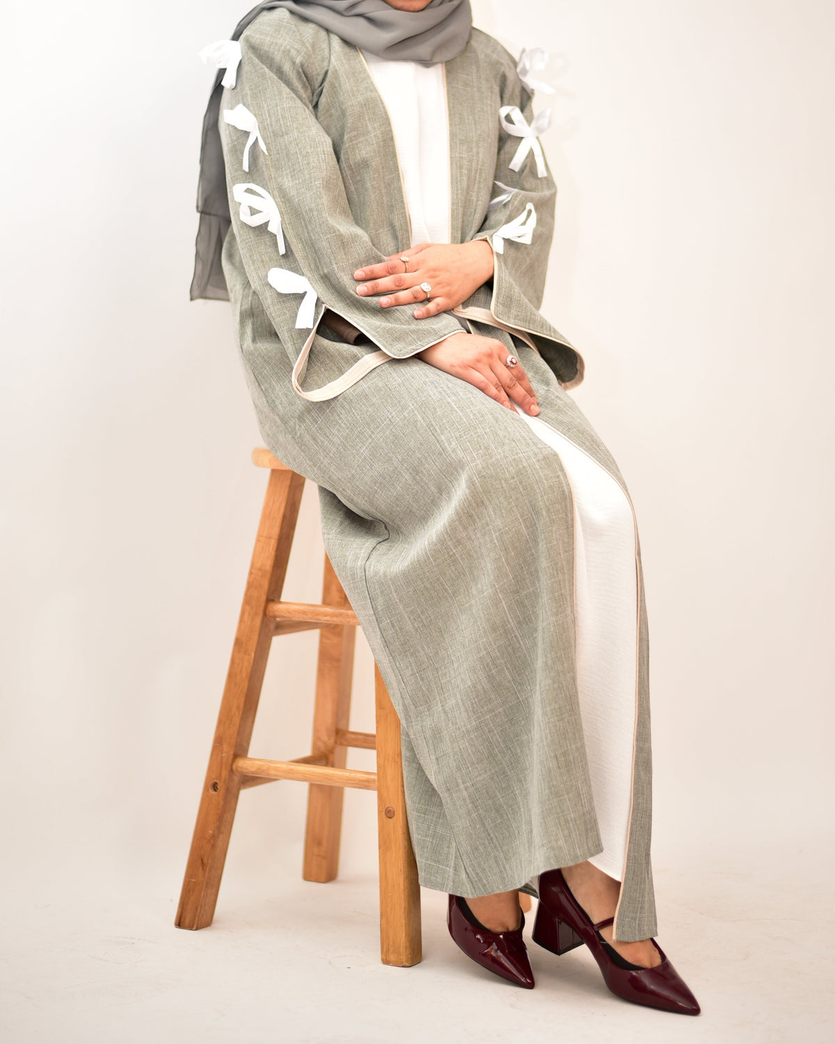 Elegant White Linen Bow Abaya – Dubai Made