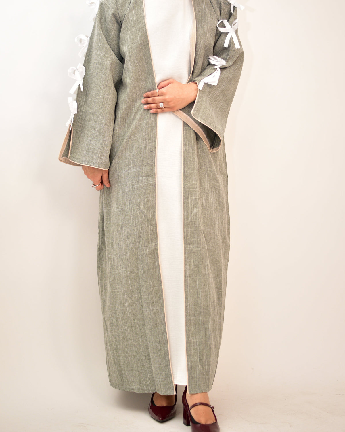 Elegant White Linen Bow Abaya – Dubai Made