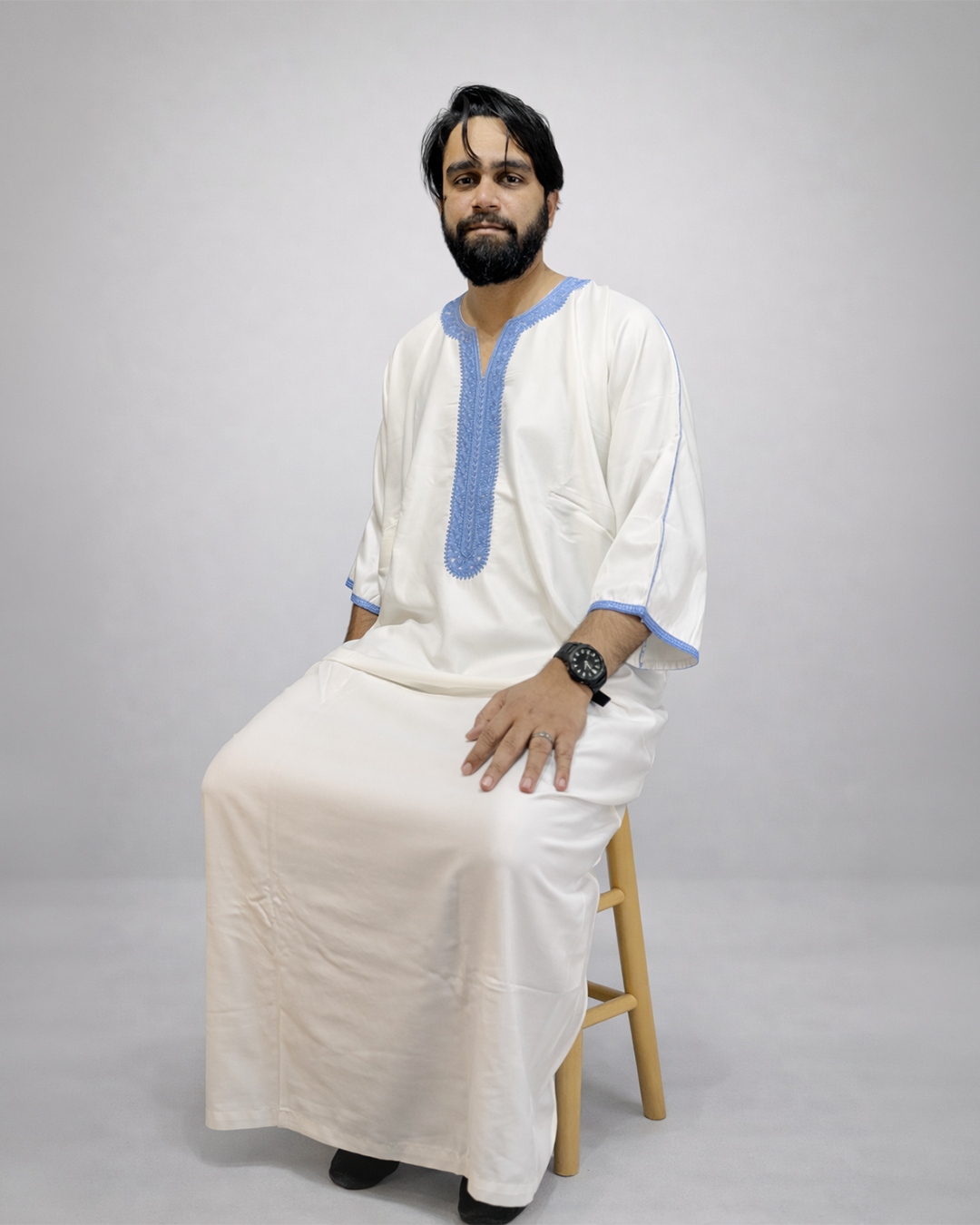 Moroccan Gabardine Gandoura – White with Blue Embroidery