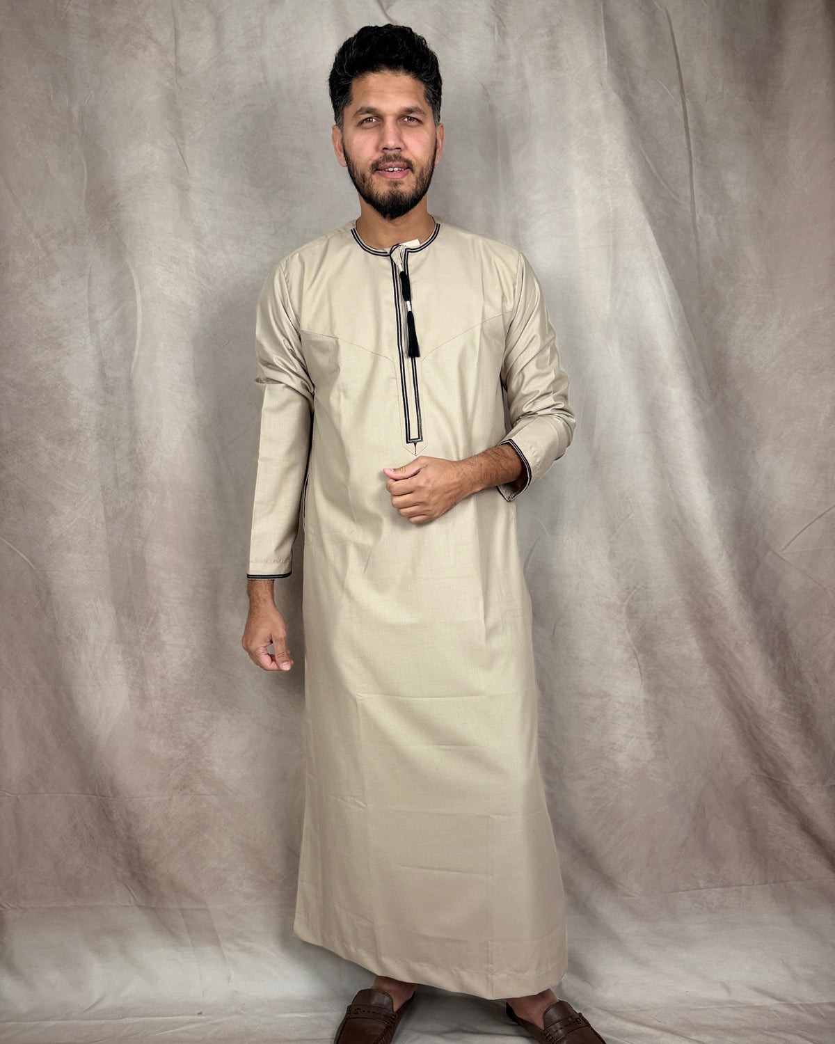 Classic Omani Style Thobe – Beige with Black Tassel