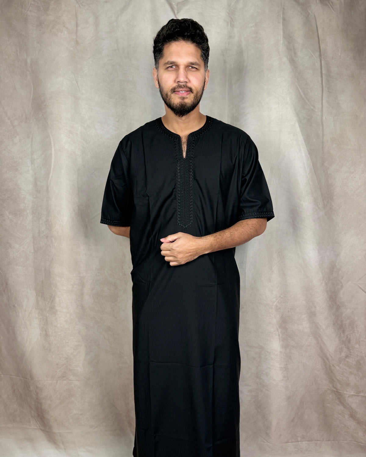 Timeless Moroccan Elegance – Men's Short Sleeve Viscose Thobe – 01