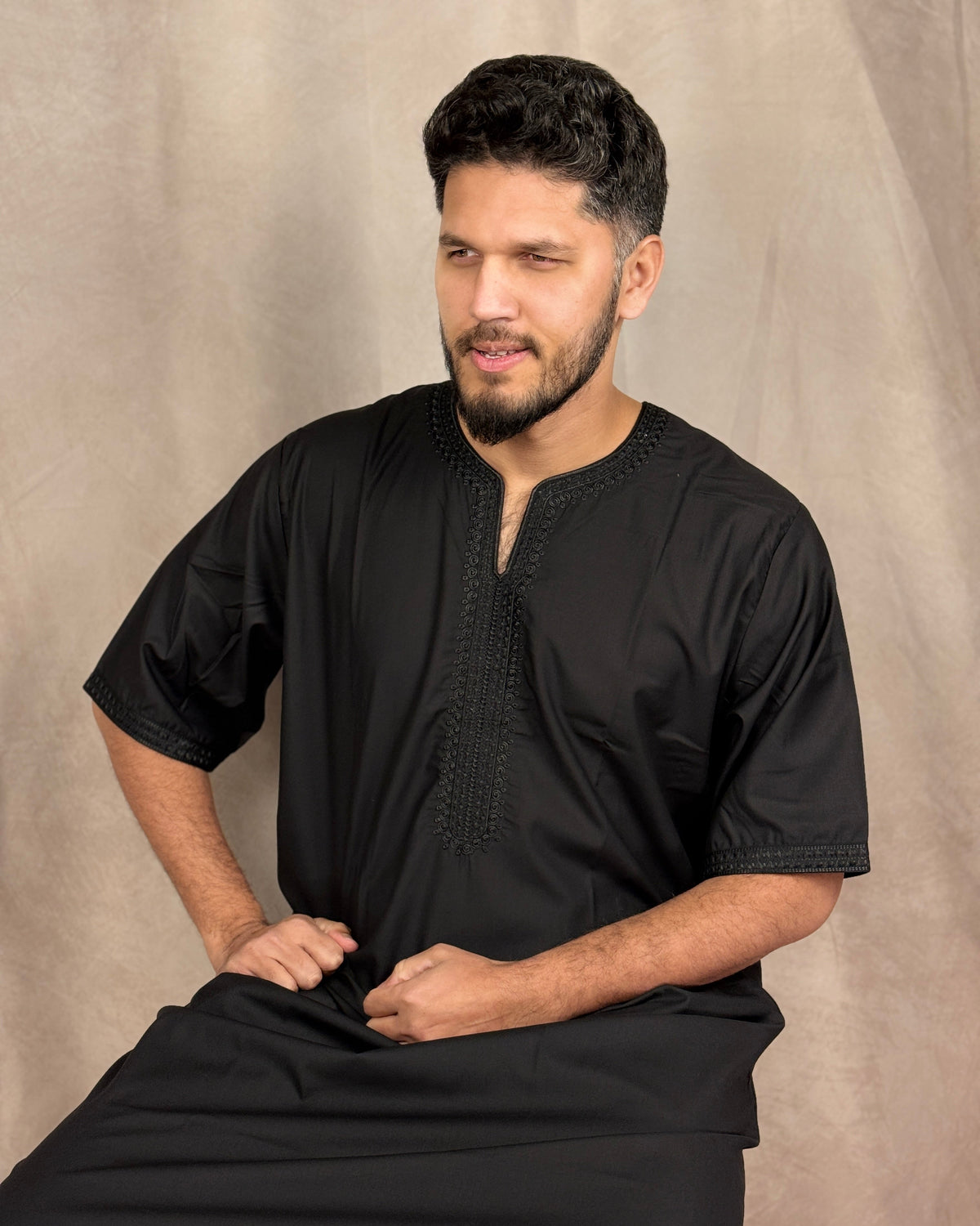 Timeless Moroccan Elegance – Men's Short Sleeve Viscose Thobe – 01